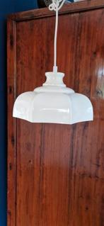 Wit vintage hanglampje Vrieland Design, Huis en Inrichting, Lampen | Hanglampen, Minder dan 50 cm, Metaal, Zo goed als nieuw, Ophalen