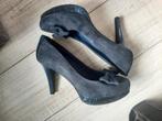 Mooie retro vintage pump - in zwart of blauw - Sabatini, Ophalen of Verzenden, Sabatini, Zo goed als nieuw, Zwart