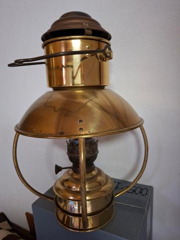Antieke Messing Scheepslamp beschikbaar voor biedingen
