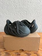 Yeezy foam runner carbon (20), Kinderen en Baby's, Ophalen of Verzenden, Nieuw, Jongen of Meisje
