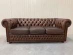 Stoere Engels Chesterfield bank bruin gevlamd, Huis en Inrichting, Gebruikt, 125 cm of meer, Leer, Ophalen of Verzenden
