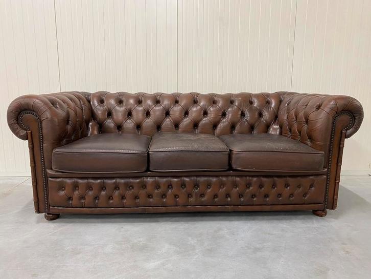 Stoere Engels Chesterfield bank bruin gevlamd, Huis en Inrichting, Banken | Voetenbanken en Poefen, Gebruikt, 125 cm of meer, Rechthoekig