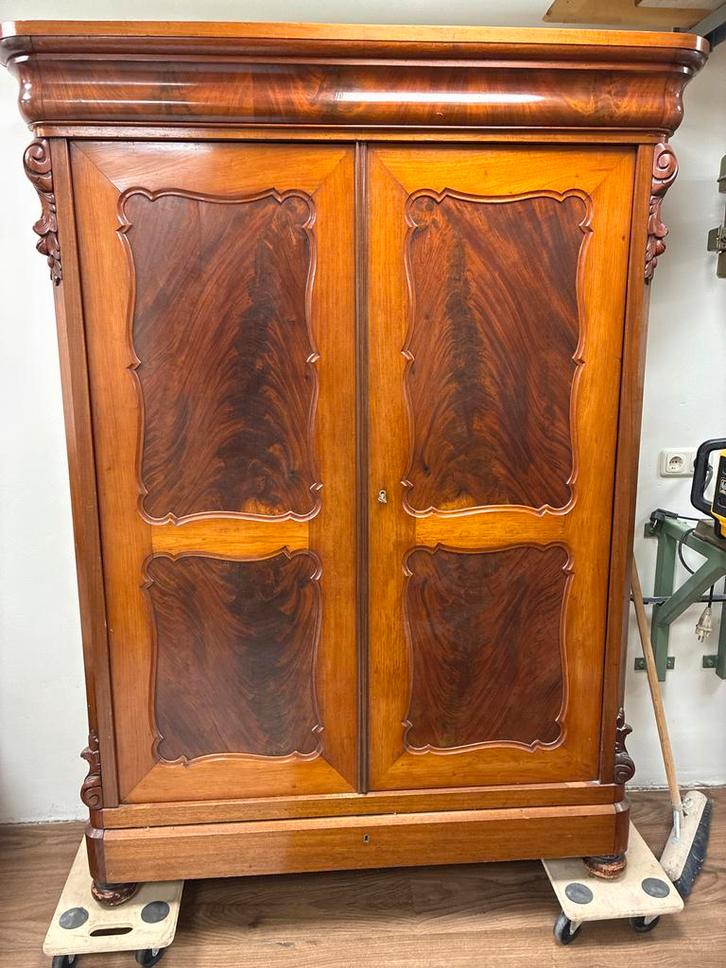 Biedermeier Meidenkast Mahonie - Prachtexemplaar!, Antiek en Kunst, Antiek | Meubels | Kasten, Ophalen