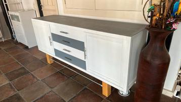 Kast/Dressoir beschikbaar voor biedingen