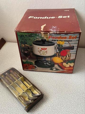 Wild Flower vintage fondue-set uit de jaren 70 ongebruikt beschikbaar voor biedingen