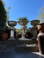 Grote prachtige ovale oude vaas op pilaar fontein antiek, Tuin en Terras, Gebruikt, Ophalen of Verzenden