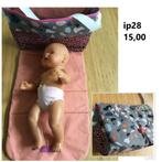 Poppenkleertjes baby pop luiertas. Opbrengst KiKa., Kinderen en Baby's, Speelgoed | Poppen, Ophalen, Nieuw, Babypop