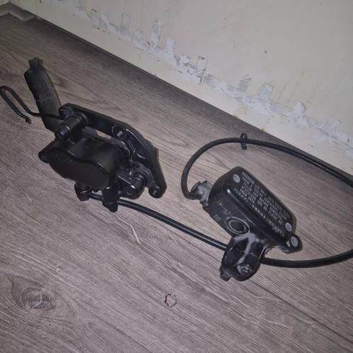 Yamaha YZF-R6 2003-2005 Voor Rempomp compleet incl. remklauw, Motoren, Onderdelen | Yamaha, Gebruikt, Ophalen of Verzenden