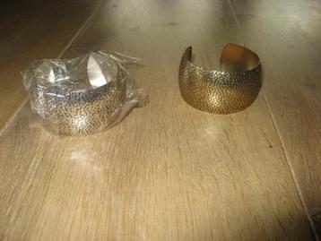 nieuwe metalen goudkleur en/of zilverkleur armband, gehamerd beschikbaar voor biedingen