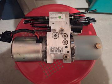 VW Eos hydraulic dakpomp beschikbaar voor biedingen