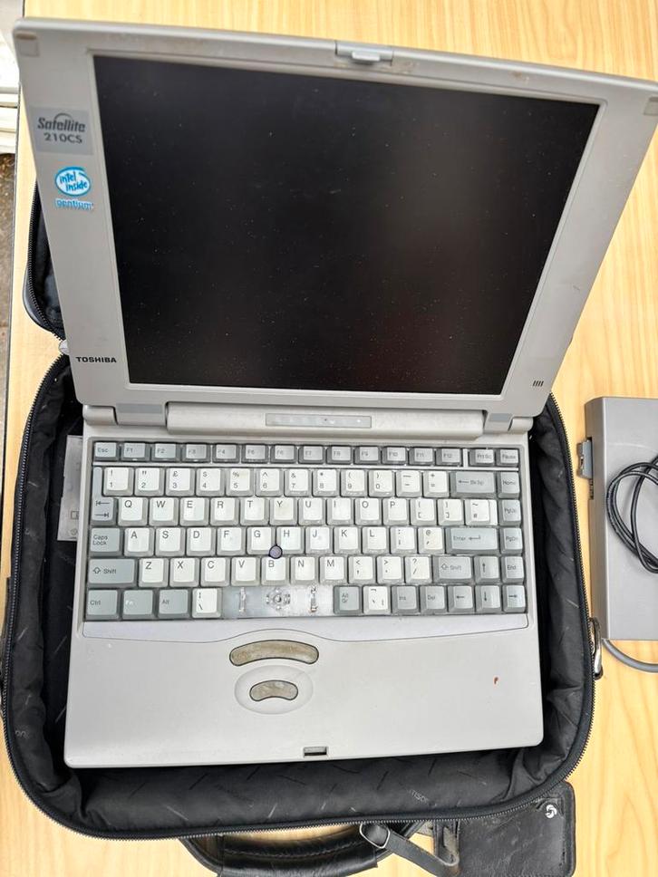 Vintage Toshiba Laptop (Satellite 210CS), Computers en Software, Vintage Computers, Ophalen of Verzenden