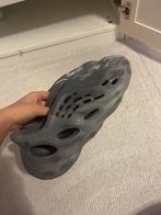 Yeezy foam runners MX Granite, Zwart, Overige typen, Ophalen of Verzenden, Zo goed als nieuw