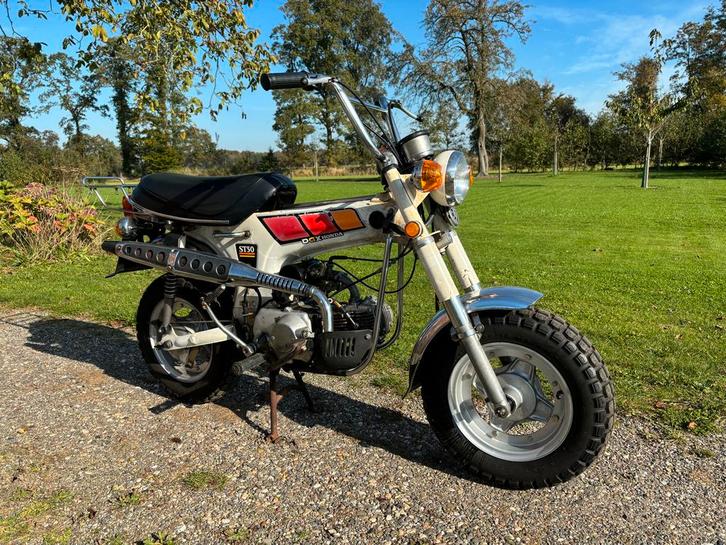 Honda Dax ST50 Japans model, Fietsen en Brommers, Brommers | Oldtimers, Overige merken, Maximaal 45 km/u, Ophalen
