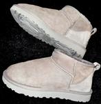 Grijze mini UGGS - Maat 39, Kleding | Dames, Schoenen, Verzenden, Zo goed als nieuw, Grijs, Lage of Enkellaarzen