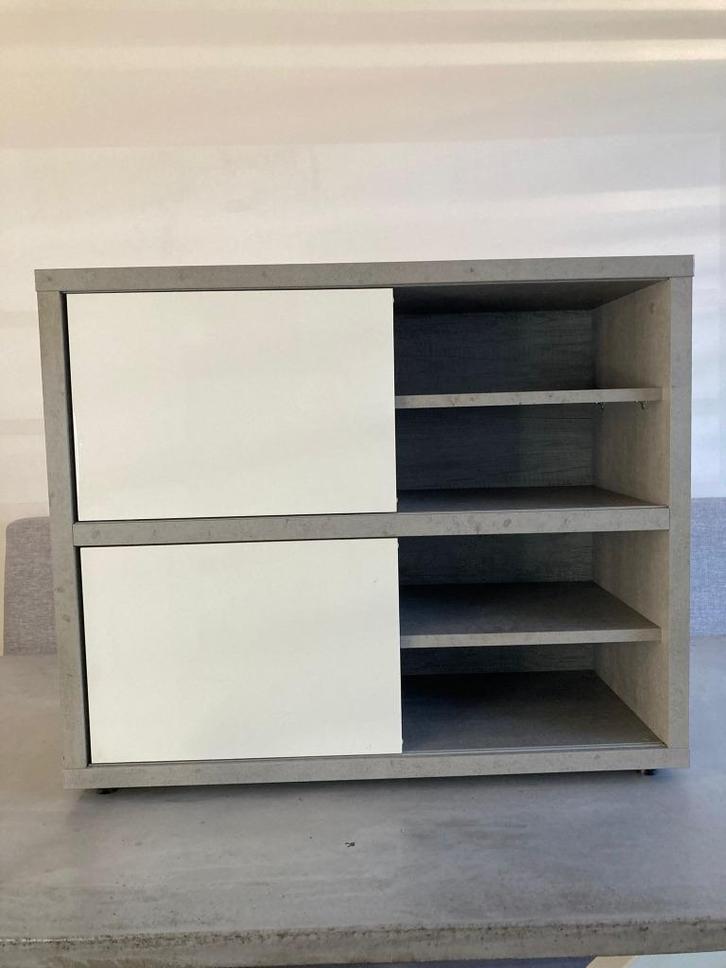 Opbergkast ULLITS grijs/wit, hoogglans (Z.G.A.N.), Huis en Inrichting, Kasten | Boekenkasten, Zo goed als nieuw, 50 tot 100 cm