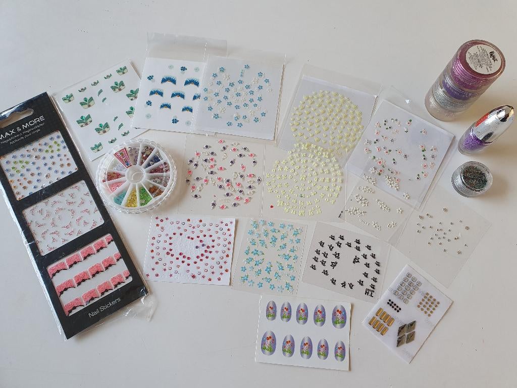 nagelstickertjes en glitters, Overige kleuren, Ophalen of Verzenden, Zo goed als nieuw, Handen en Nagels