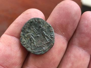 Romeinse munt met JUPITER en VICTORIA bodemvondst romeins beschikbaar voor biedingen