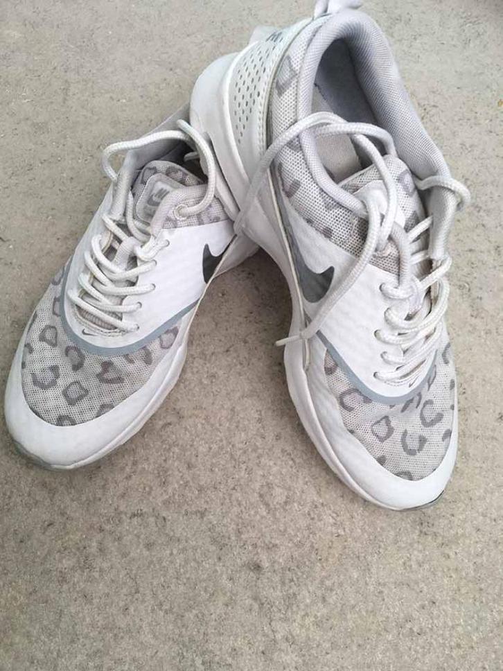 Nike Air Max Thea Leopard Wit Grijs Sneakers Maat 36, Kleding | Dames, Schoenen, Zo goed als nieuw, Sneakers of Gympen, Wit, Ophalen of Verzenden