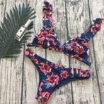 Donkerblauwe bloemen bikini (blauwe brazilian S M L), Kleding | Dames, Badmode en Zwemkleding, Nieuw, Blauw, Bikini, Verzenden