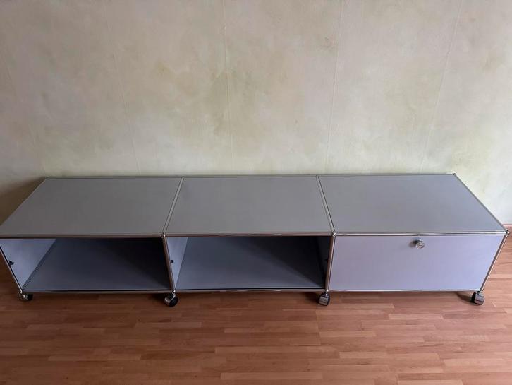 USM Haller Dressoir. Lichtgrijs., Huis en Inrichting, Kasten | Televisiemeubels, Zo goed als nieuw, Minder dan 100 cm, 150 tot 200 cm