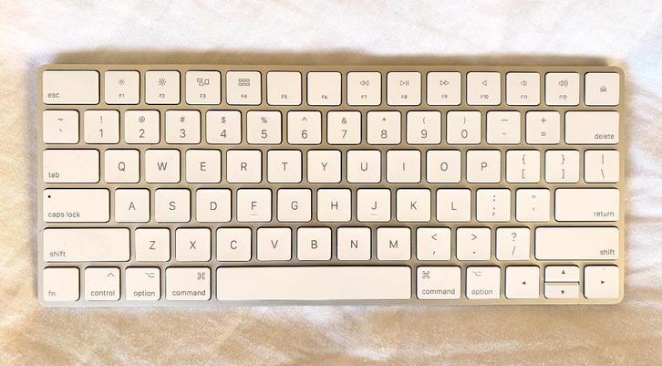 Apple Magic Keyboard (QWERTY, Lightning) | Like new, Computers en Software, Toetsenborden, Nieuw, Qwerty, Draadloos, Ophalen