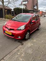 Toyota Aygo Cool 1.0 12V Vvt-i 5DRS 2010 Rood, Auto's, Voorwielaandrijving, 4 stoelen, 68 pk, Handgeschakeld