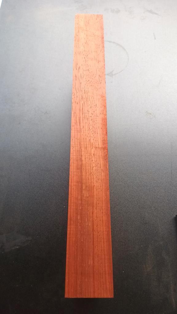 Padouk blok nr 10.  45 x 16,5 x 5,5 cm, Hobby en Vrije tijd, Overige Hobby en Vrije tijd, Ophalen of Verzenden