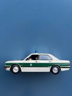 BMW 518 Polizei James Bond Collectie, Hobby en Vrije tijd, Modelauto's | 1:43, Verzenden, Gebruikt, Auto, Universal Hobbies