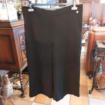 Culotte/broek van het merk Mat Fashion. Maat S. (42/44) beschikbaar voor biedingen