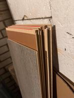 Laminaat + hoge plinten - over van verbouwing, Ophalen, Kunststof, Zo goed als nieuw, Minder dan 5 m²