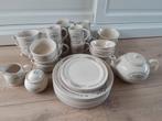 Country stoneware servies, beige crème servies, Huis en Inrichting, Keuken | Servies, Bord(en), Ophalen