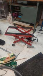 DOOR POTENTIELE KOPER UIT DE TUIN GEJAT., Motoren, Ophalen