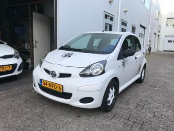Toyota Aygo 1.0 12V Vvt-i Access 5DRS 2010 Wit NAP Garantie beschikbaar voor biedingen