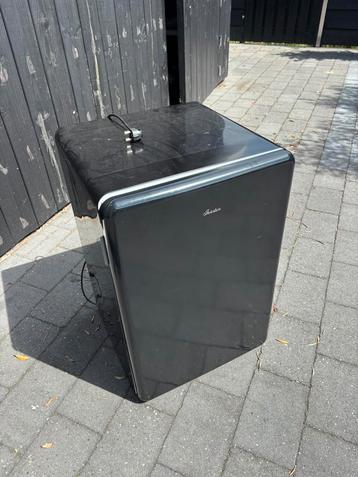 Inventum retro koelkast vriezer zwart tefelmodel beschikbaar voor biedingen