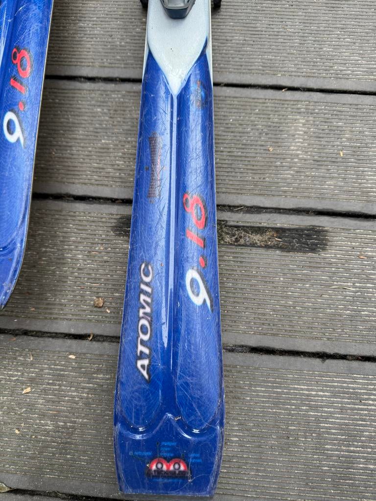 Atomic Carve Ski met Binding - Goed Onderhouden, Sport en Fitness, Skiën en Langlaufen, Ophalen, 160 tot 180 cm, Gebruikt, Carve