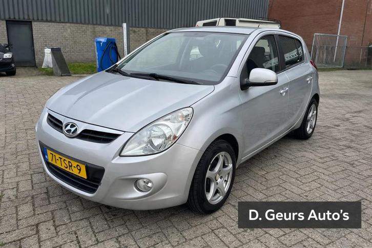 Hyundai i20 1.2 5-DRS 2012 Grijs, Auto's, Hyundai, Bedrijf, i20, Airconditioning, Lichtmetalen velgen, Mistlampen, Benzine, B
