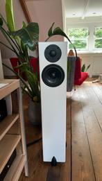 Totem hawk luidsprekers plus chord jumpers, Audio, Tv en Foto, Luidsprekers, Zo goed als nieuw, 60 tot 120 watt, Front, Rear of Stereo speakers