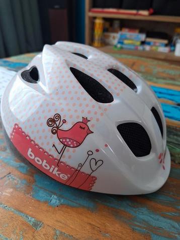 Bobike fietshelm keurige staat beschikbaar voor biedingen
