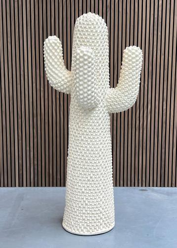 Gufram Cactus wit beschikbaar voor biedingen