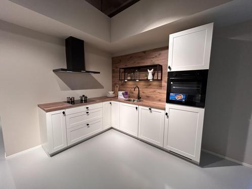 Showroomkeuken Keukendepot, Huis en Inrichting, Keuken | Complete keukens, Zo goed als nieuw, Hoekkeuken, Wit, Kunststof, Ophalen