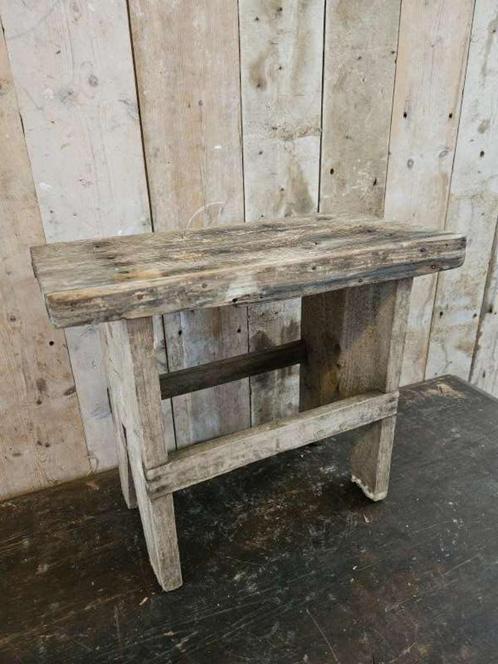 oud bankje ``WOONWINKEL RUSTIEK``, Antiek en Kunst, Curiosa en Brocante, Ophalen of Verzenden