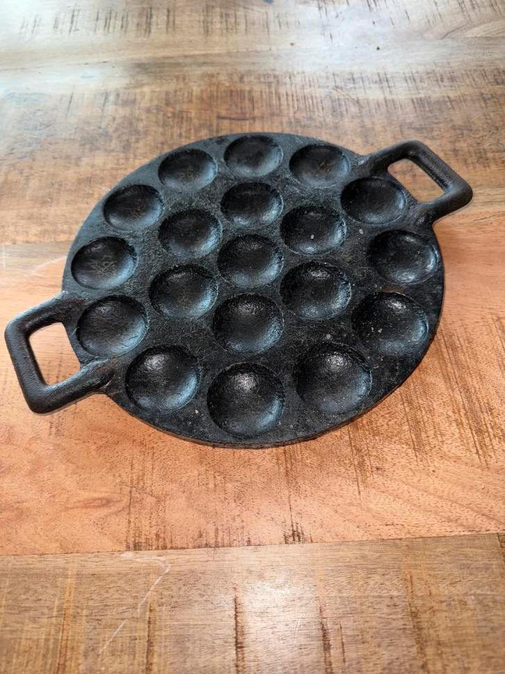 Vintage Gietijzeren Poffertjespan, Huis en Inrichting, Keuken | Potten en Pannen, Gebruikt, Koekenpan of Braadpan, Gietijzer, Inductieplaat