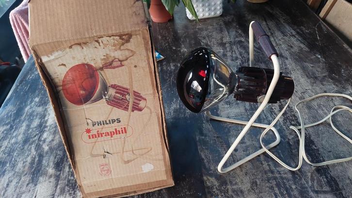 Bakelieten phillips lamp zonnelamp space age nog in doos, Huis en Inrichting, Lampen | Tafellampen, Gebruikt, Minder dan 50 cm