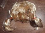 Pruik, blond, met pony en staartjes, Ophalen of Verzenden, Zo goed als nieuw