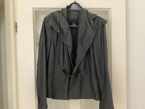 Pulls Jasje Maat 44 nu €24,95, Kleding | Dames, Jasjes, Kostuums en Pakken, Zo goed als nieuw, Jasje, Maat 42/44 (L), Grijs, Ophalen of Verzenden