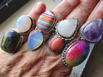 partij verzilverde natuursteen ringen beschikbaar voor biedingen