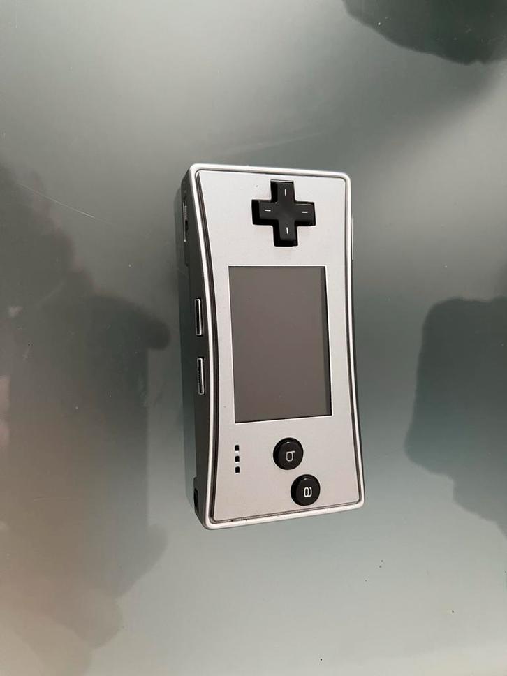 Game Boy Micro silver, Spelcomputers en Games, Spelcomputers | Nintendo Game Boy, Gebruikt, Game Boy Micro, Ophalen of Verzenden