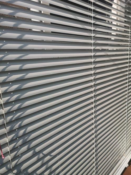 Brede zonwering van luxaflex, 271cm breed en 260cm hoog, wit, Huis en Inrichting, Stoffering | Gordijnen en Lamellen, Gebruikt