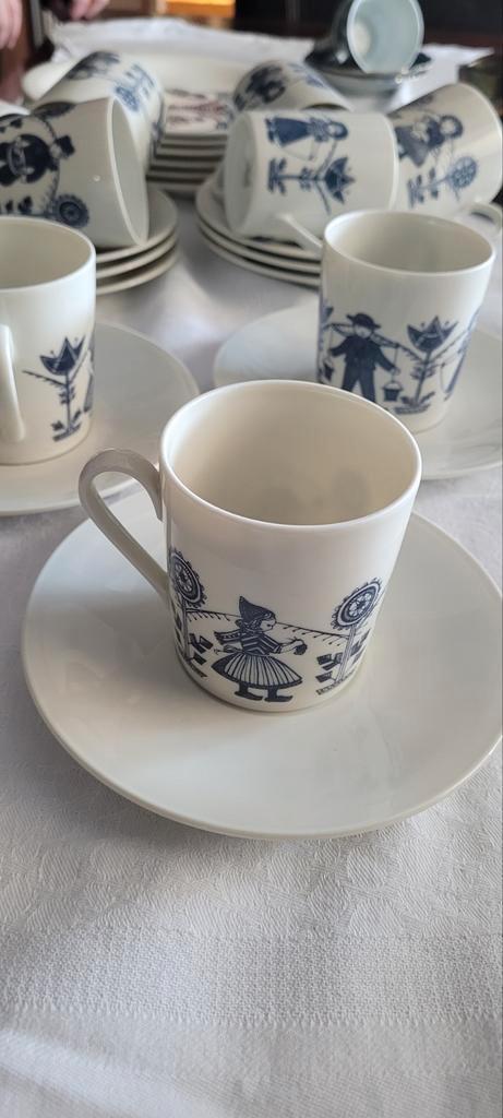 Melkmeisje Servies - Compleet, Huis en Inrichting, Keuken | Servies, Zo goed als nieuw, Compleet servies, Overige stijlen, Aardewerk