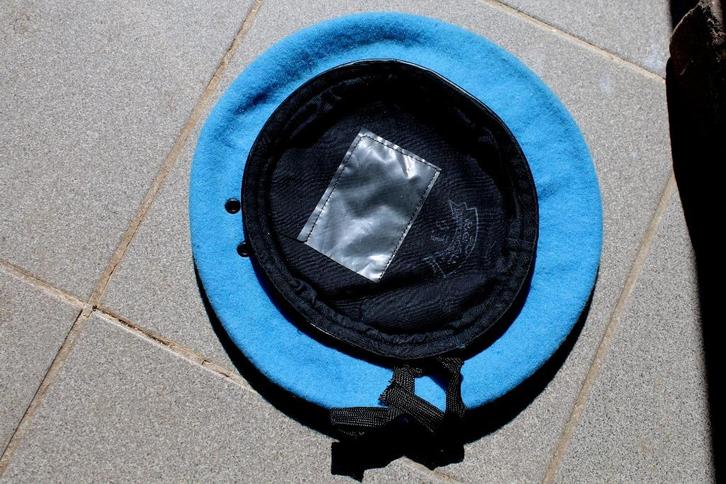 VN baret voor dutchbatt libanon, Verzamelen, Militaria | Algemeen, Landmacht, Helm of Baret, Nederland, Ophalen of Verzenden